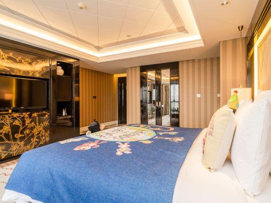 Theme, Family, King Bed