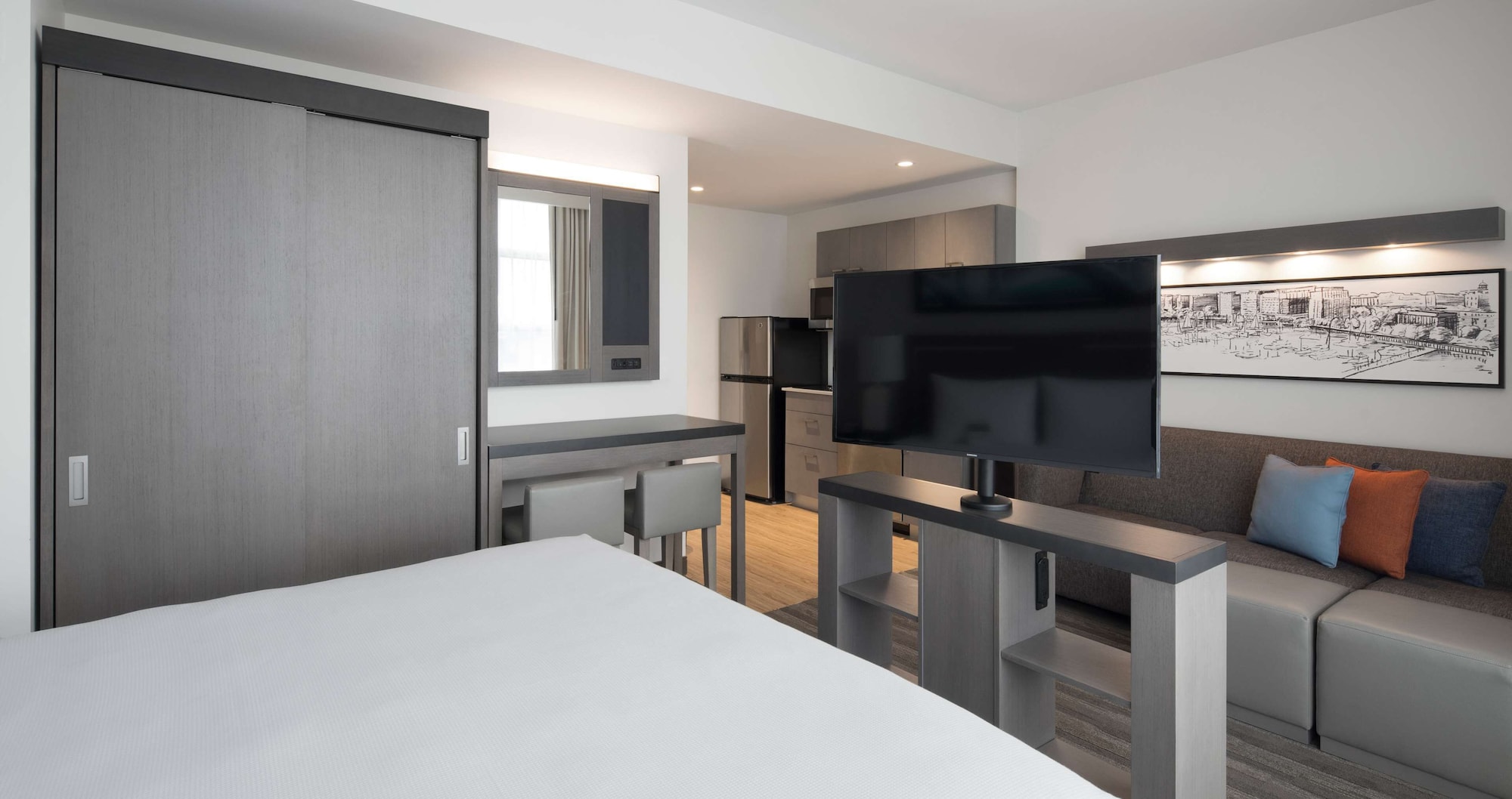STUDIO, KING BED, RIVER VIEW, SOFA