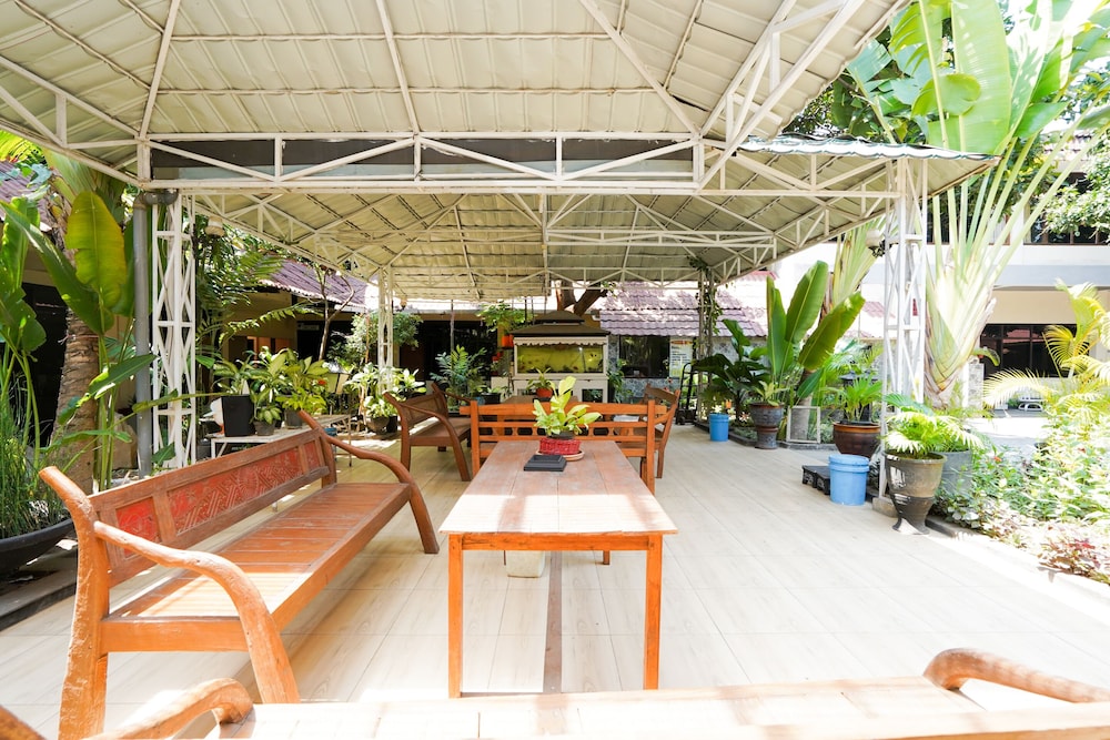 OYO 1652 Hotel Tampiarto 24/35