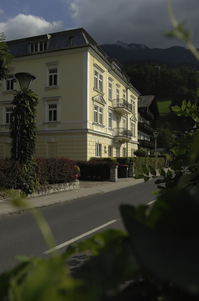 Romantik Residenz (Ferienwohnungen Hotel Im Weissen Rössl) 4/50
