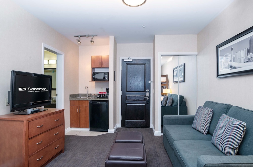 Sandman Hotel and Suites Calgary West 42/67