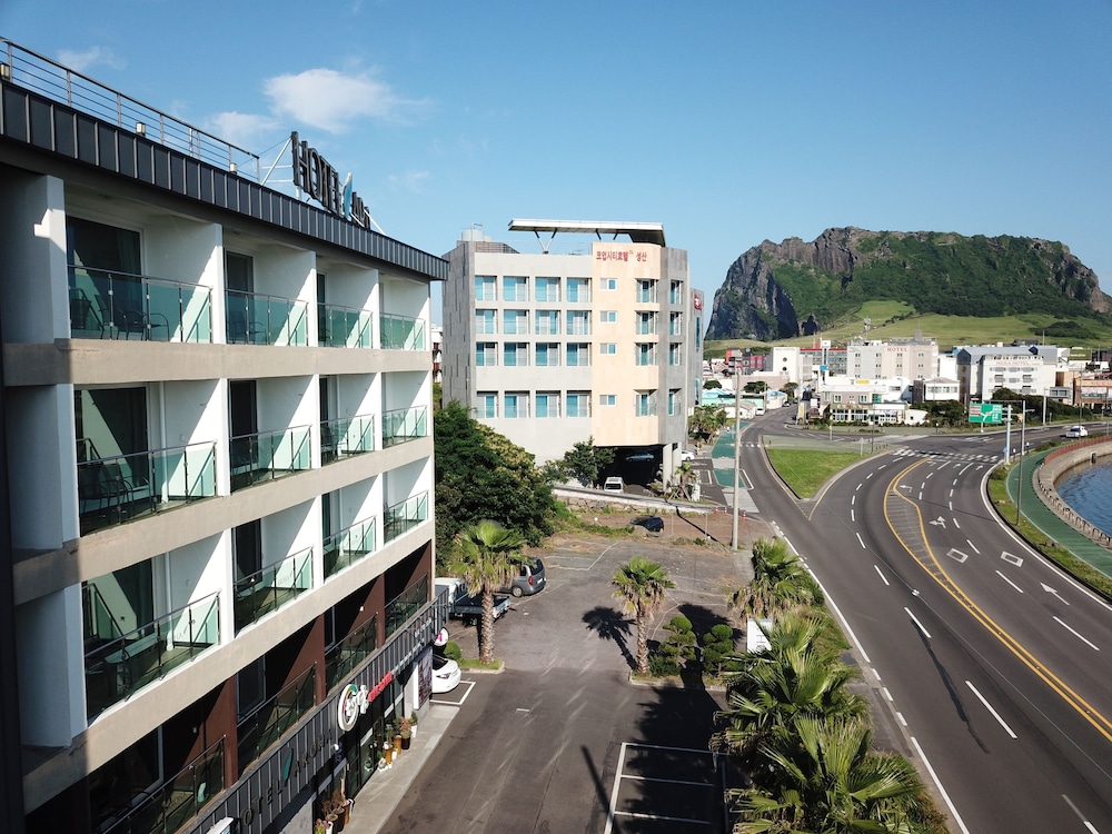 Hotel Aroha 5/47