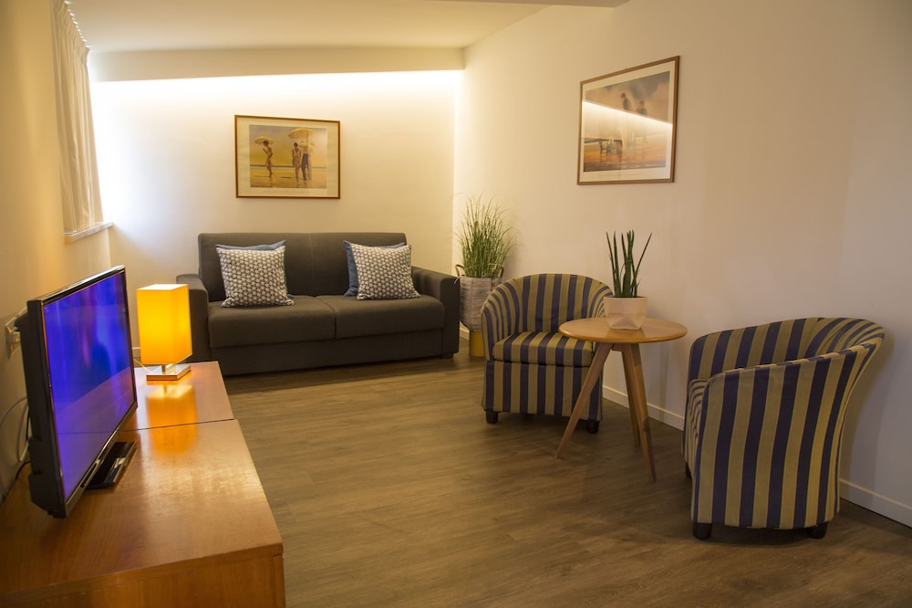 Hotel Mon Cheri 52/73