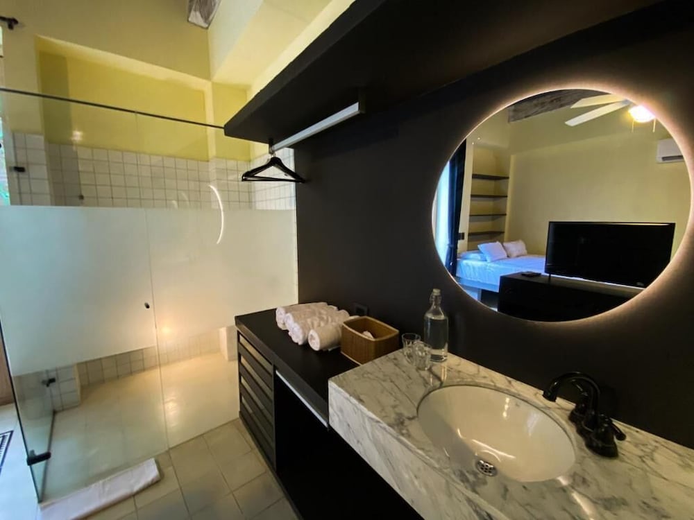 Casa Charlotte Alma Hotels 39/50