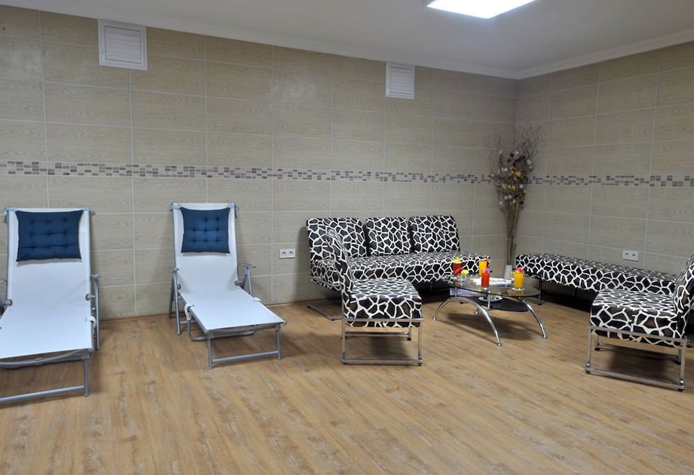 Rhiss Hotel Bostanci 35/64
