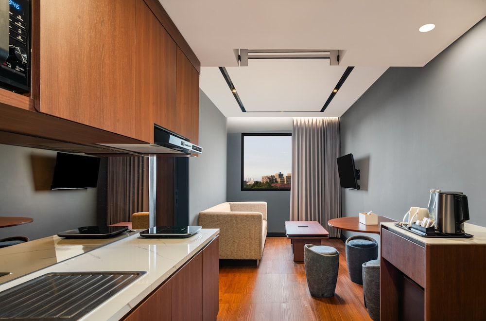 Mercure Jakarta Grogol 27/56