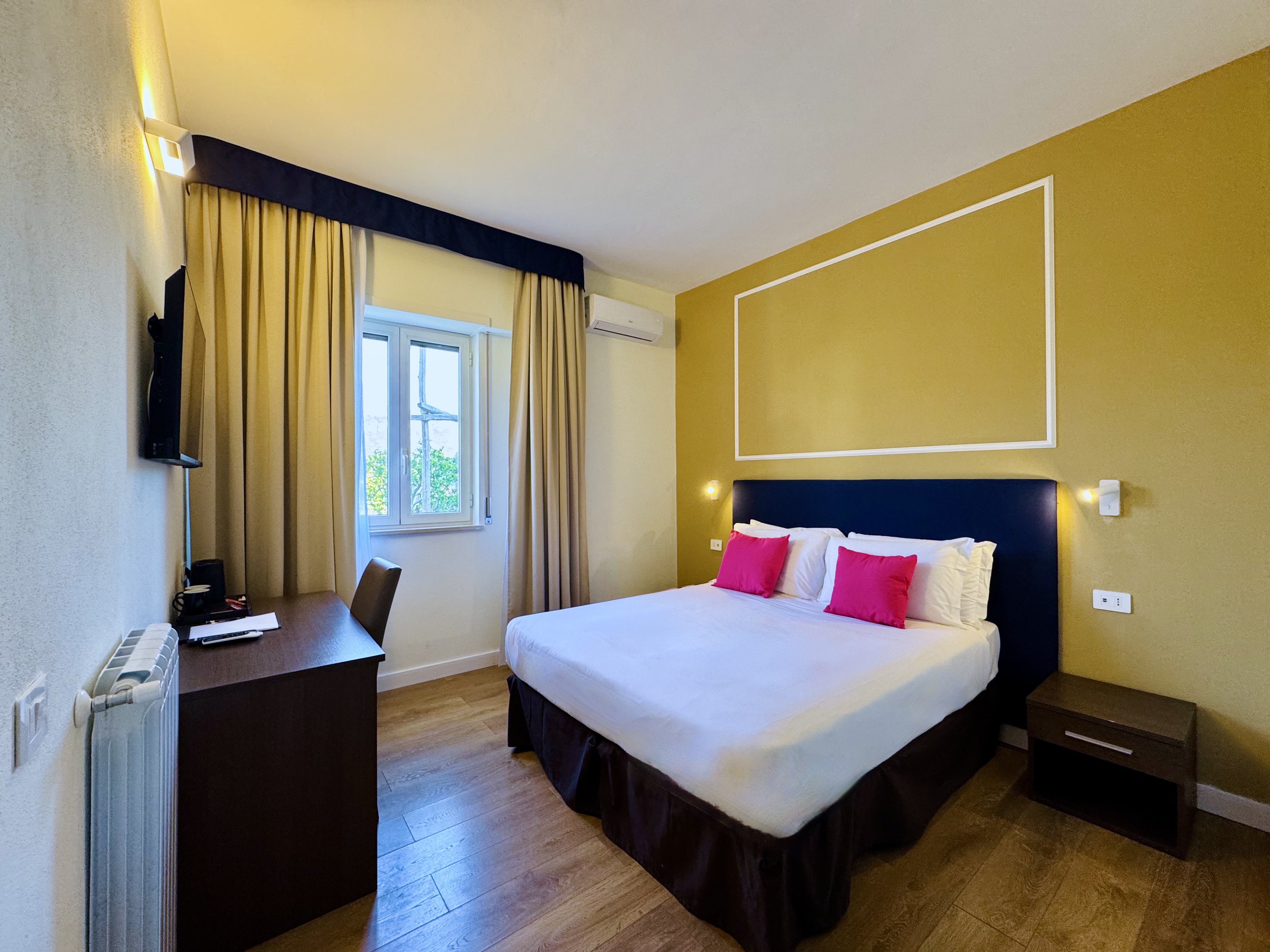 غرفة قياسية بسرير مزدوج أو سريرين منفصلين، Hotel La Pergola Sorrento 2/6