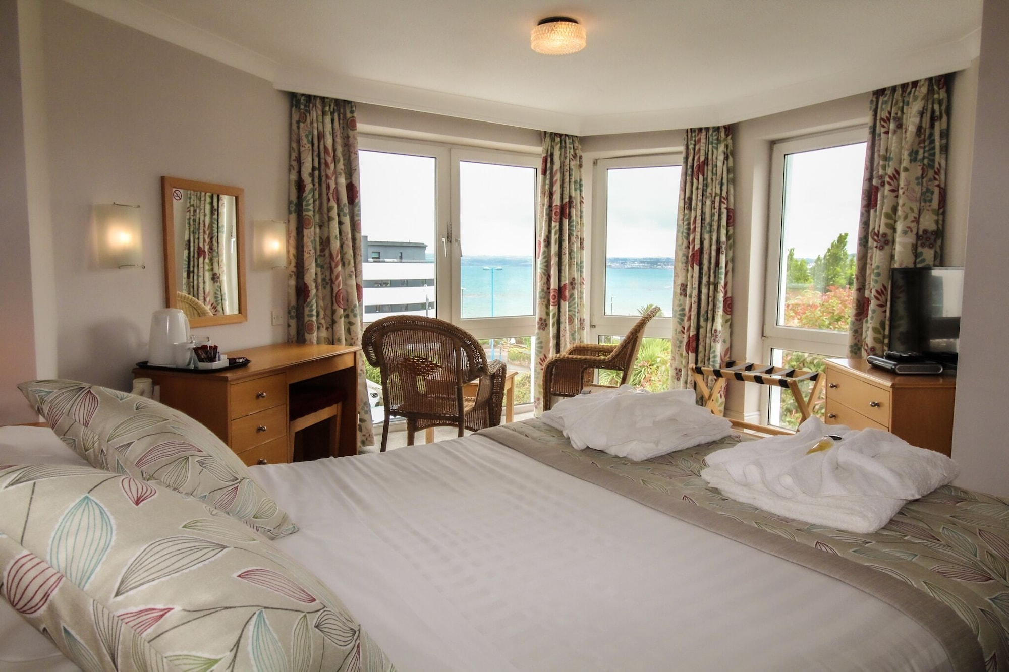 SUPERIOR, DOUBLE BED