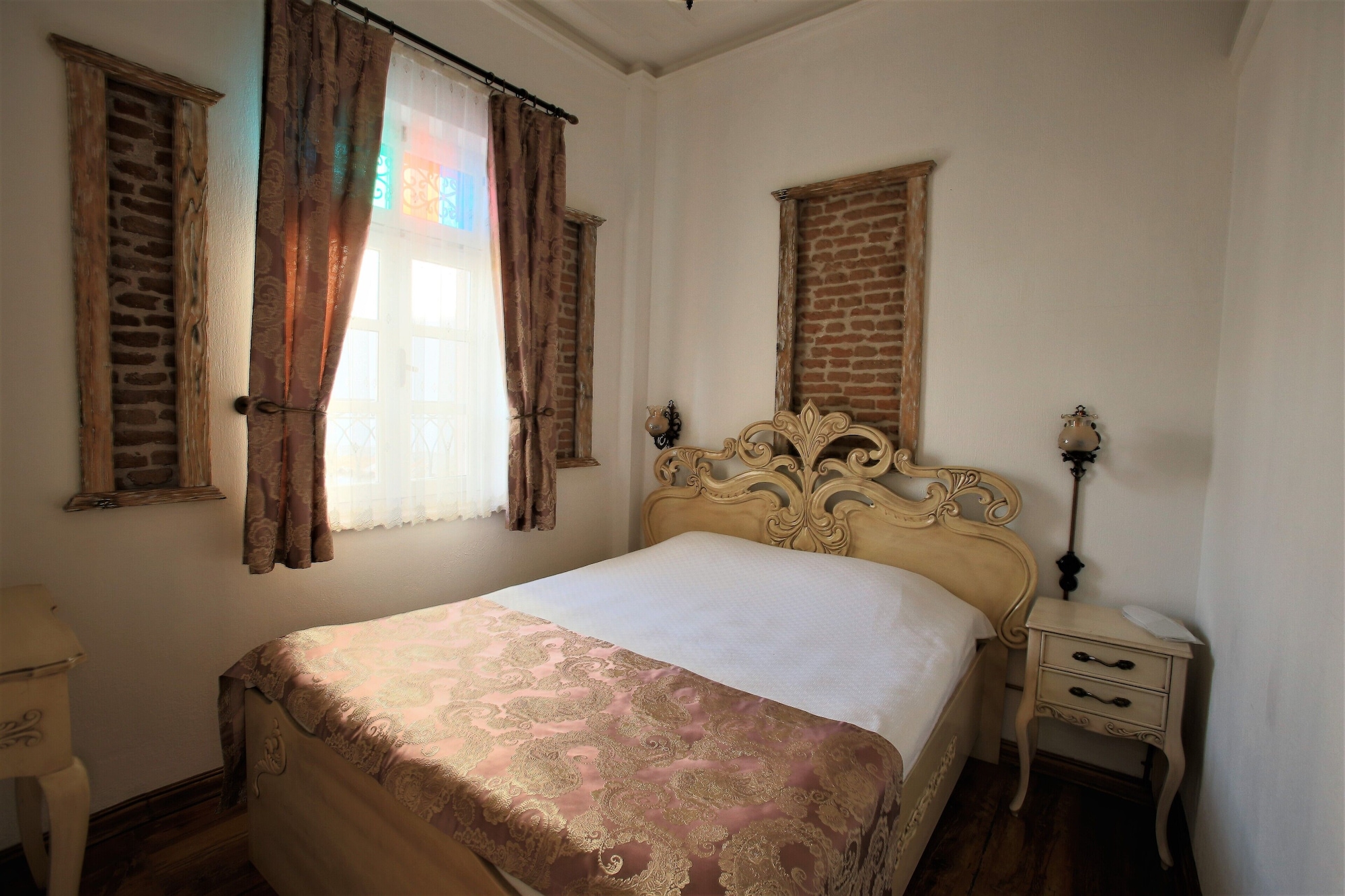 LUXURY, DOUBLE BED