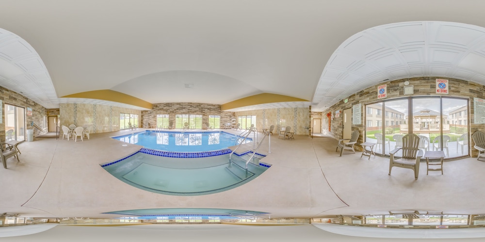 AmericInn by Wyndham Fort Atkinson 21/37