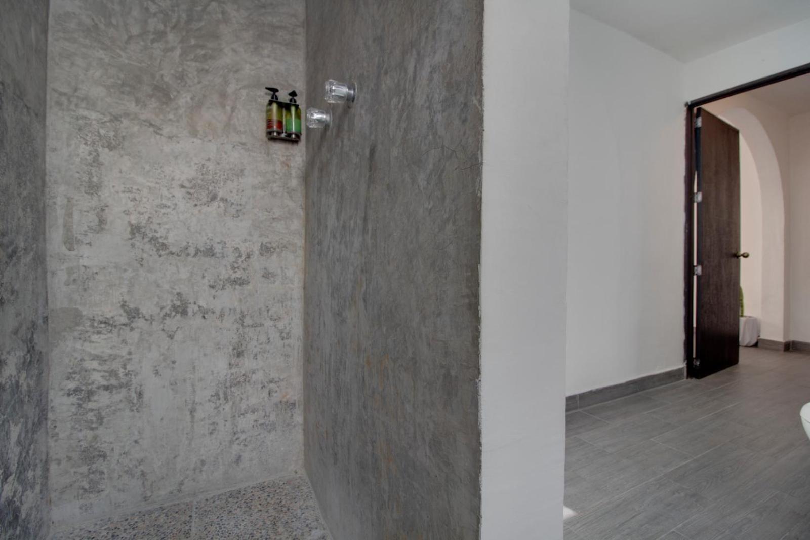Hostal Punto 79 27/50
