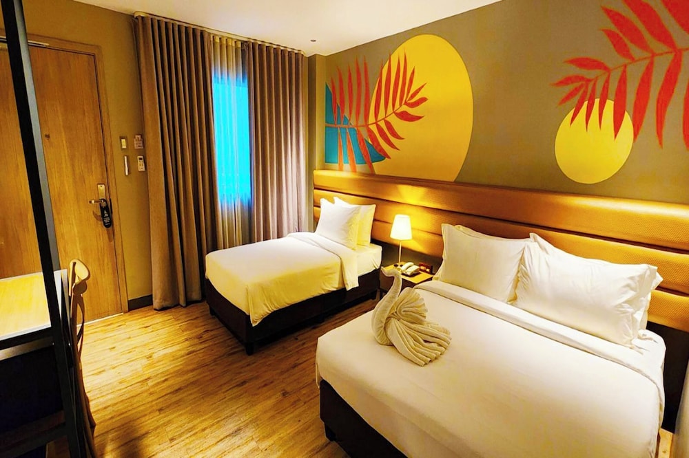 1521 Hotel 22/45