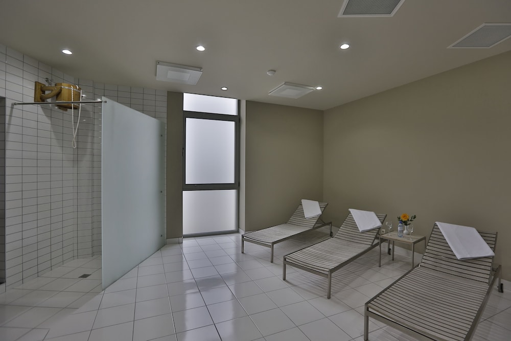 Homebridge Hotel Apartments 25/47