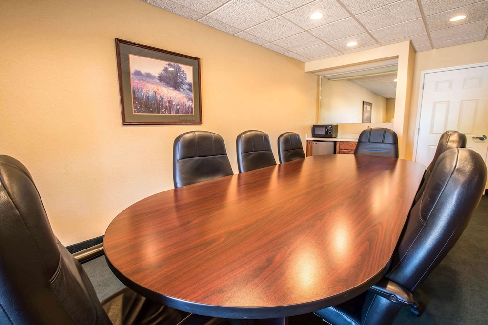 Quality Inn Greeneville - Tusculum 30/40