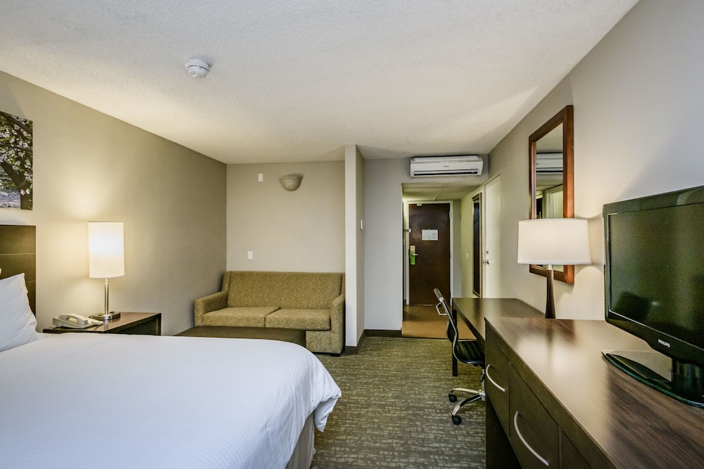 Wyndham Garden Fresno Yosemite Airport 10/45