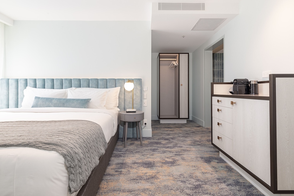The Albert Hotel Mosman 16/50