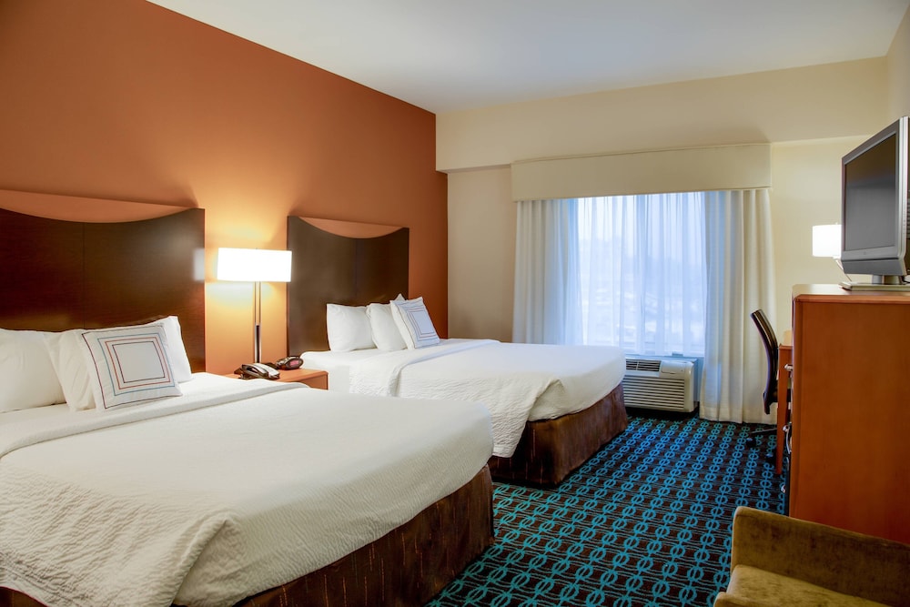 Fairfield Inn And Suites Lake City 8/50