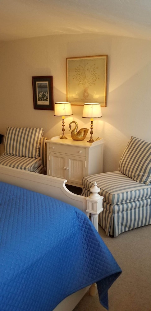 Lily Creek Lodge 11/68