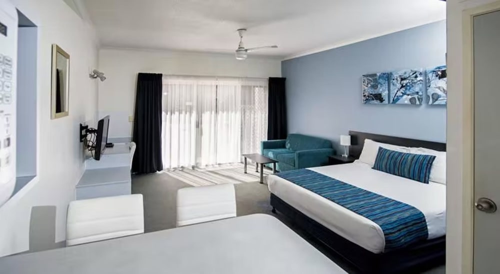The Beach Motel Hervey Bay 19/72