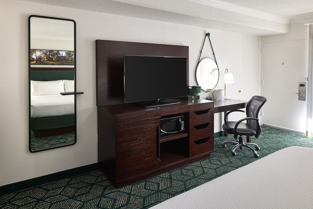 Ohio University Inn Conference Center 54/60