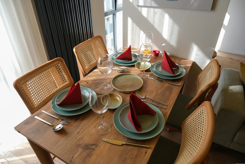 Bird Nest Suites 32/47