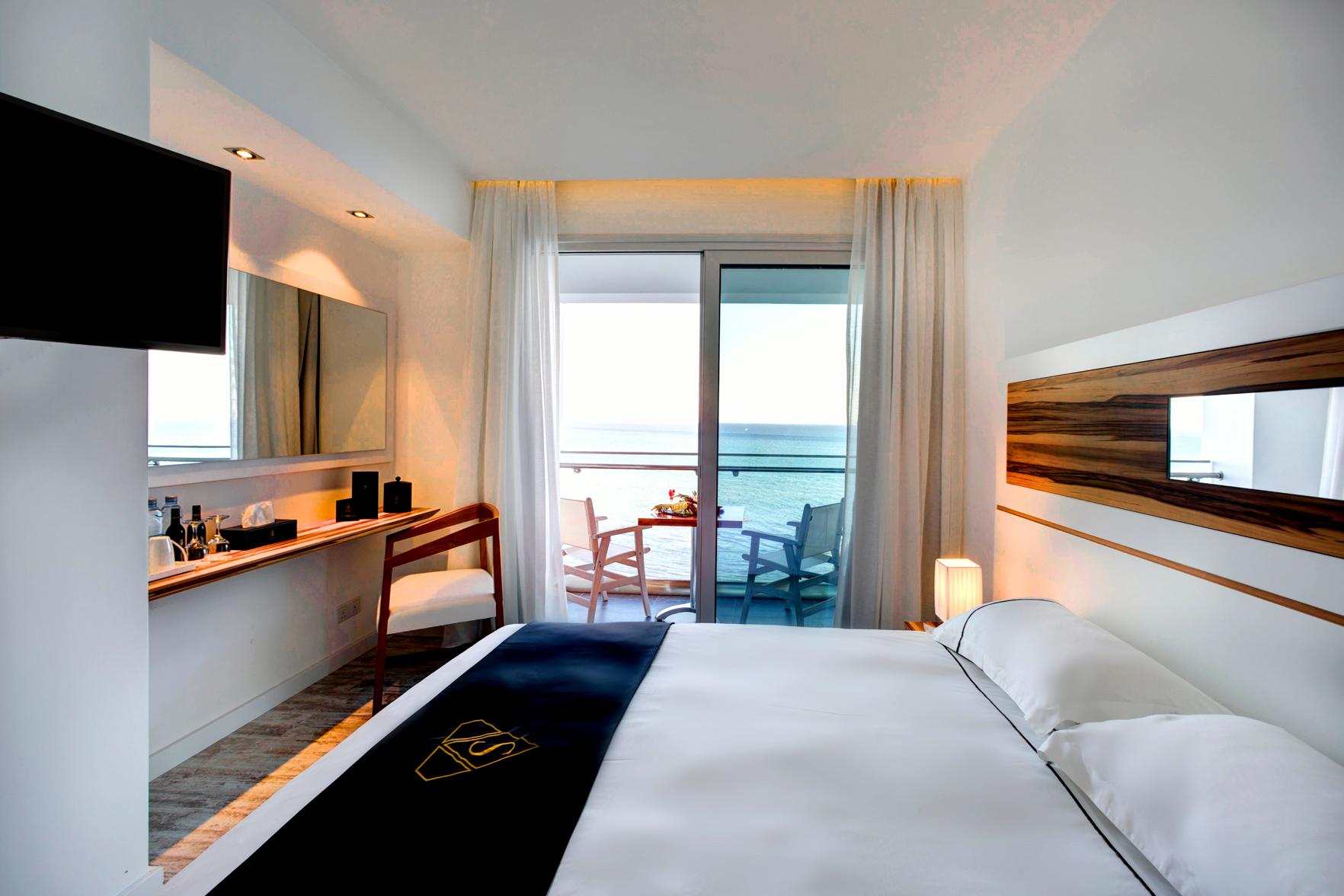 Classic, Double Bed, Sea Front, Balcony