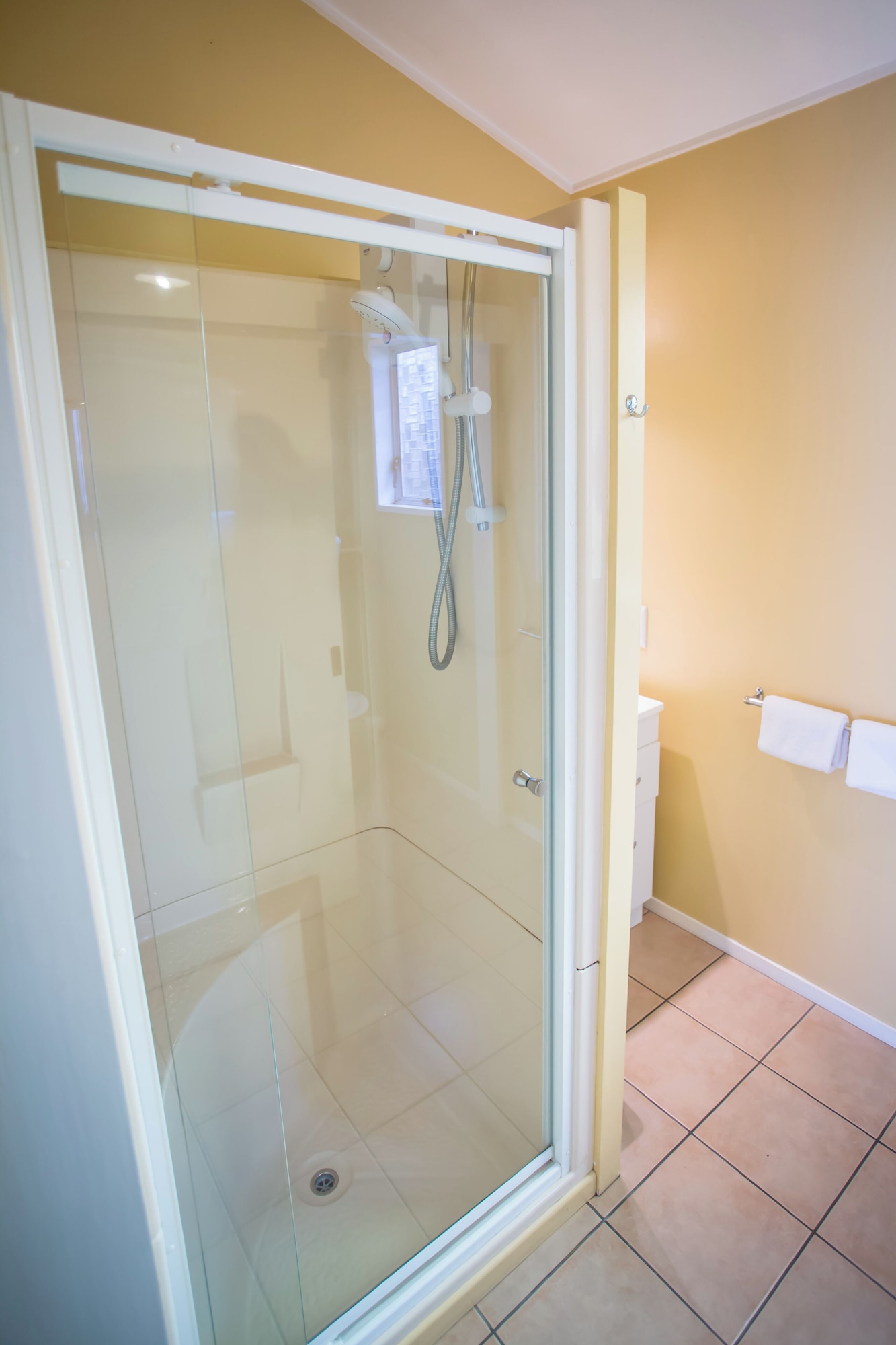 5 Rooms, Studio, King Bed