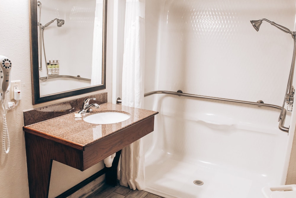 Holiday Inn Express Hotel And Suites Weatherford 37/41