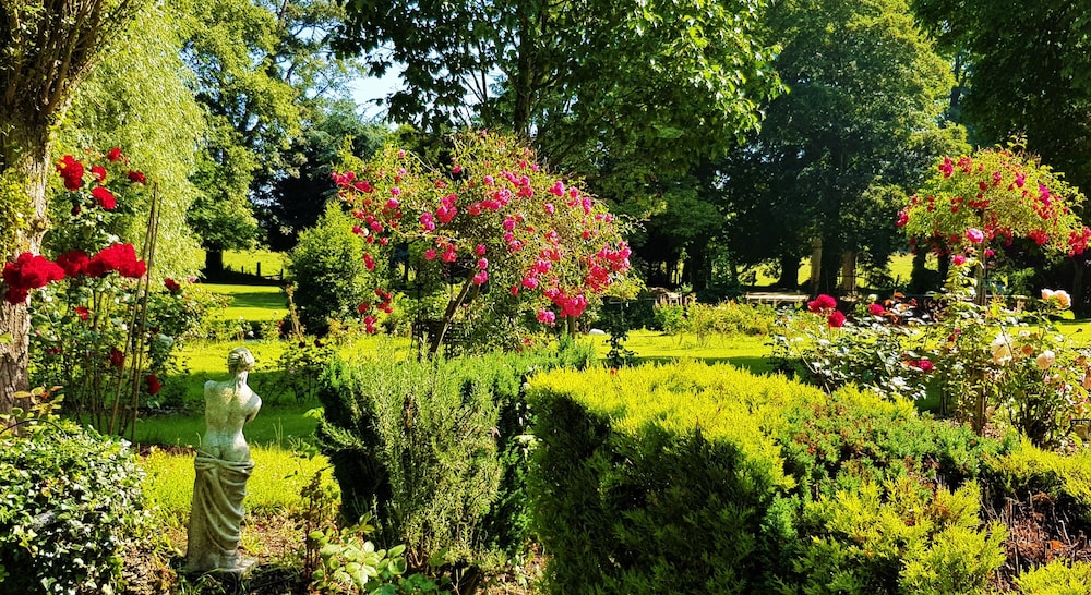 Chateau De Bellefontaine 39/50