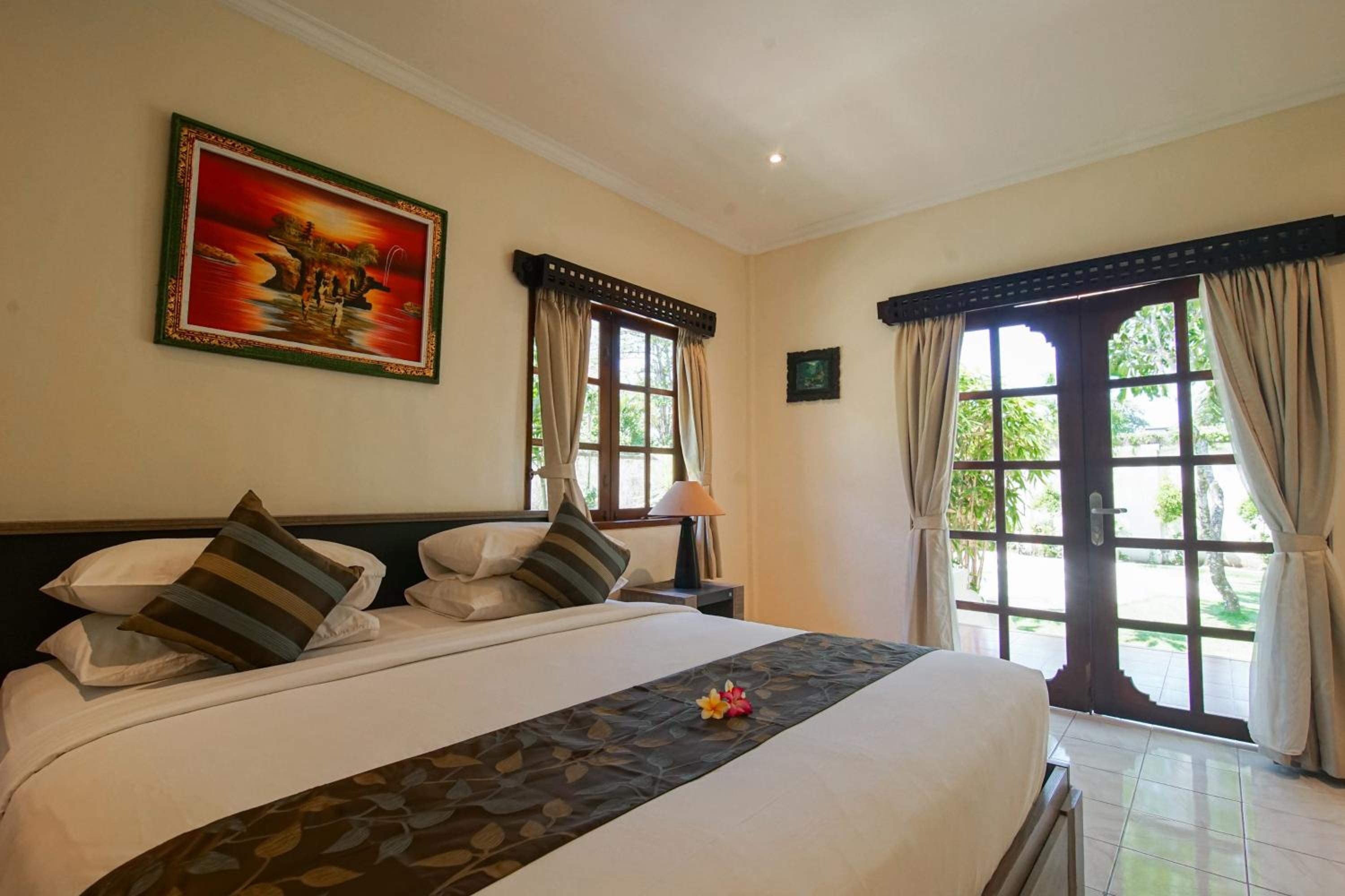 3 Bedrooms, Villa