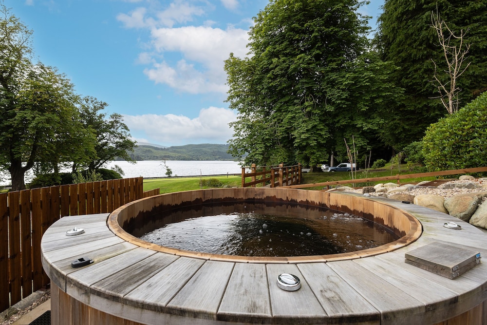 Altskeith Country House on Loch Ard 18/50