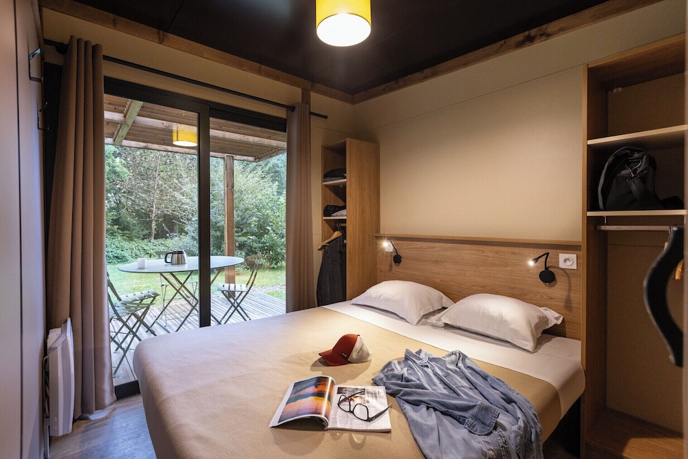 Family, Chalet, 1 Double and 4 Single Beds