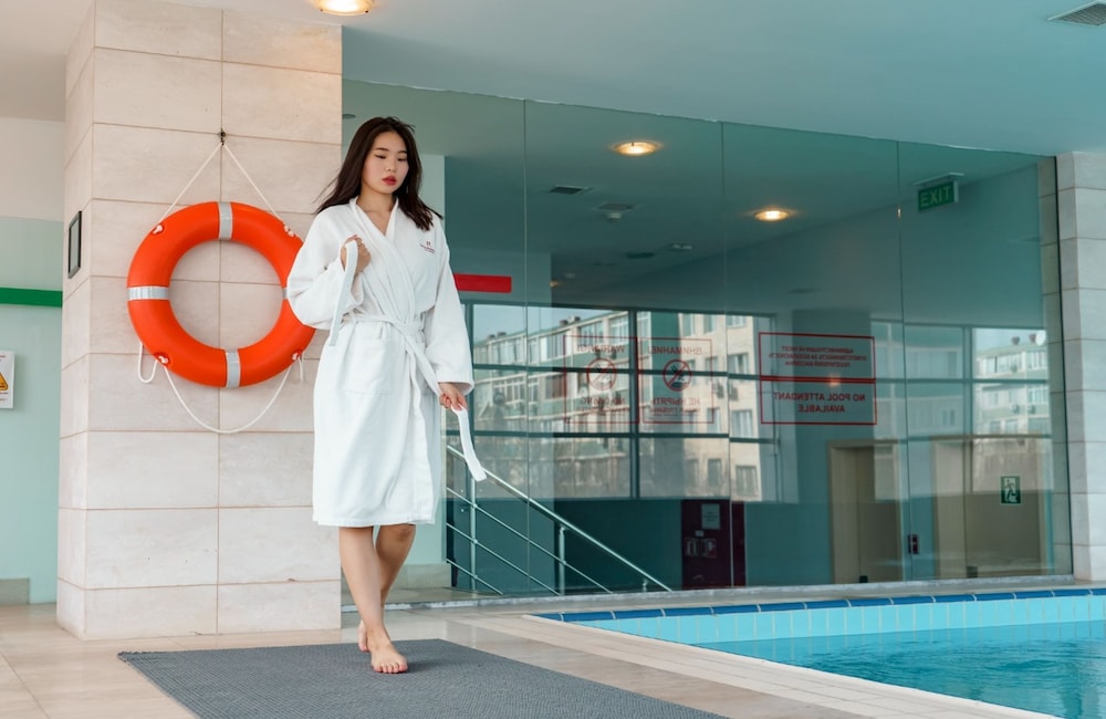 Renaissance Aktau Hotel 36/64
