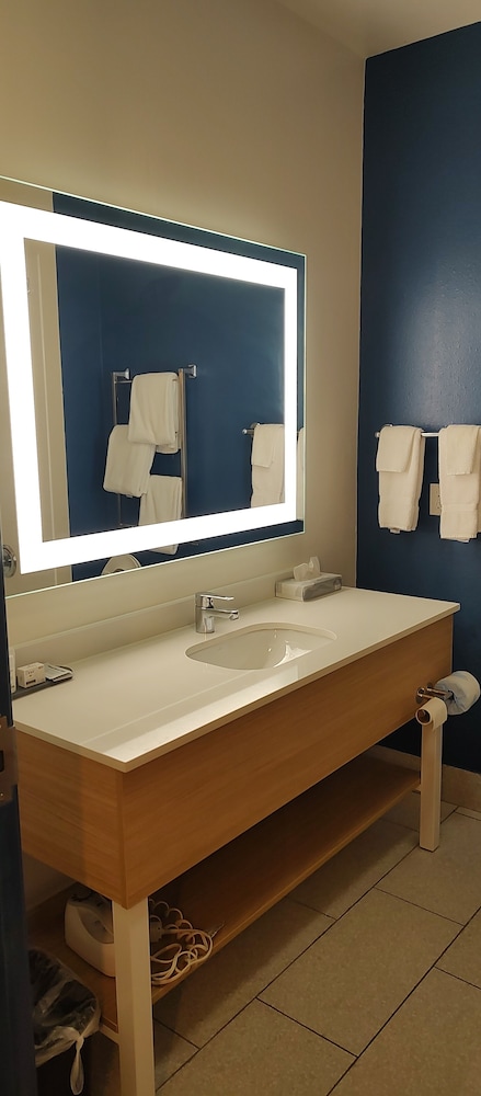 Spark by Hilton Plainfield Indianapolis Airport 20/43