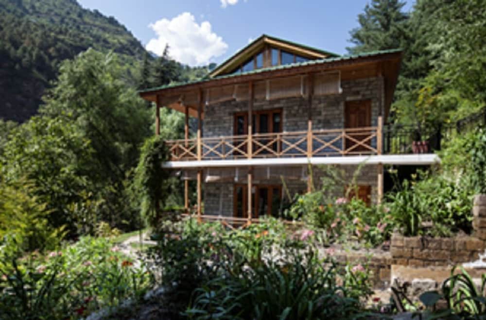 Tall Trees Resort 2/50