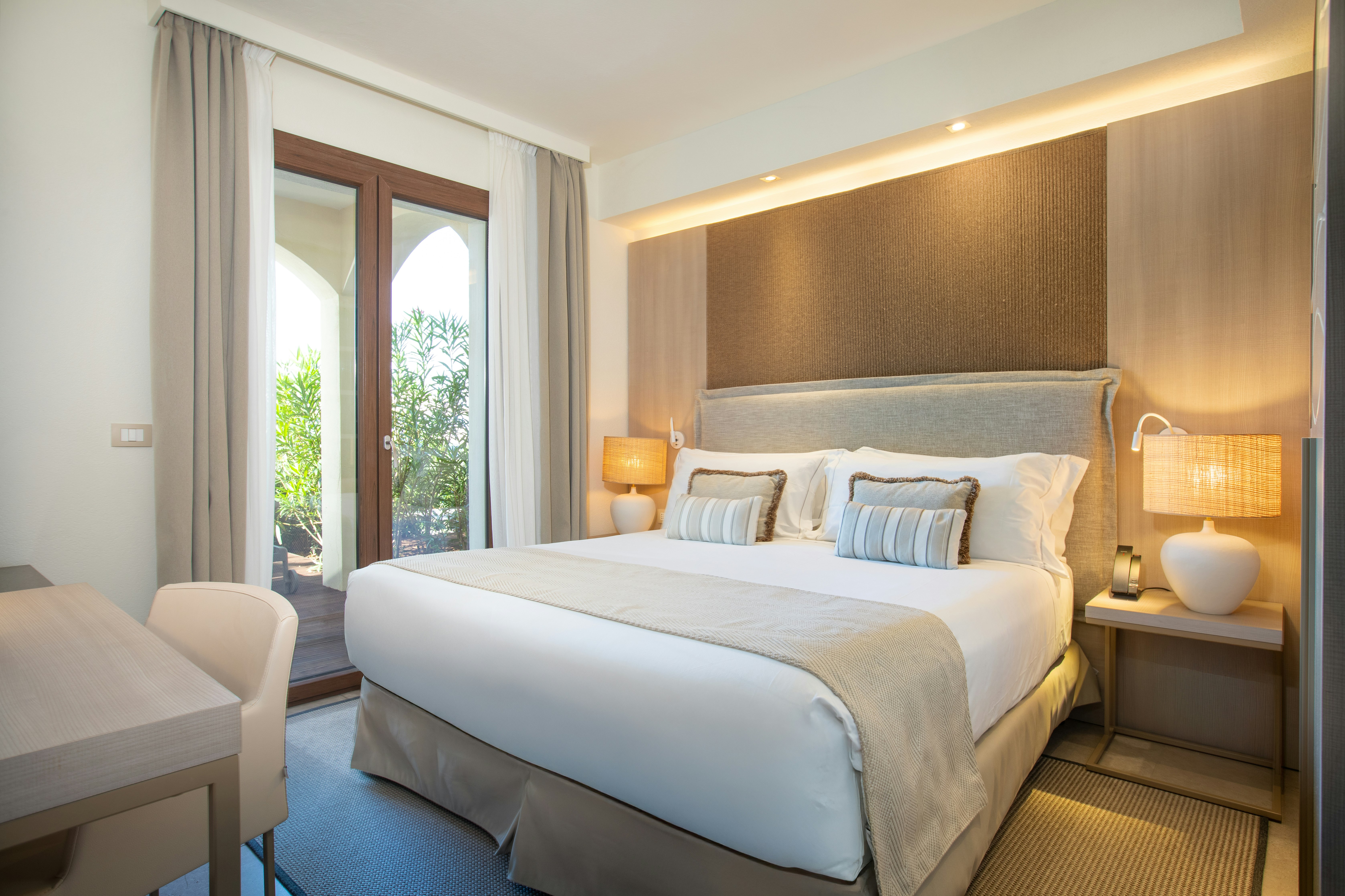 Mangias Santa Teresa Sardinia, Curio Collection by Hilton 16/50