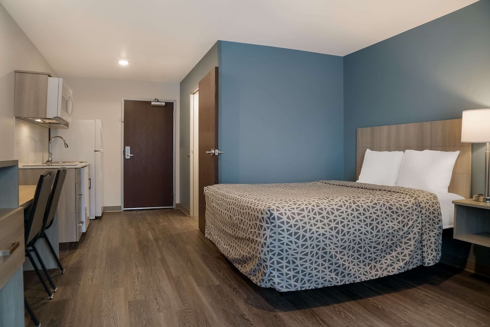 Woodspring Suites Detroit Sterling Heights 10/32