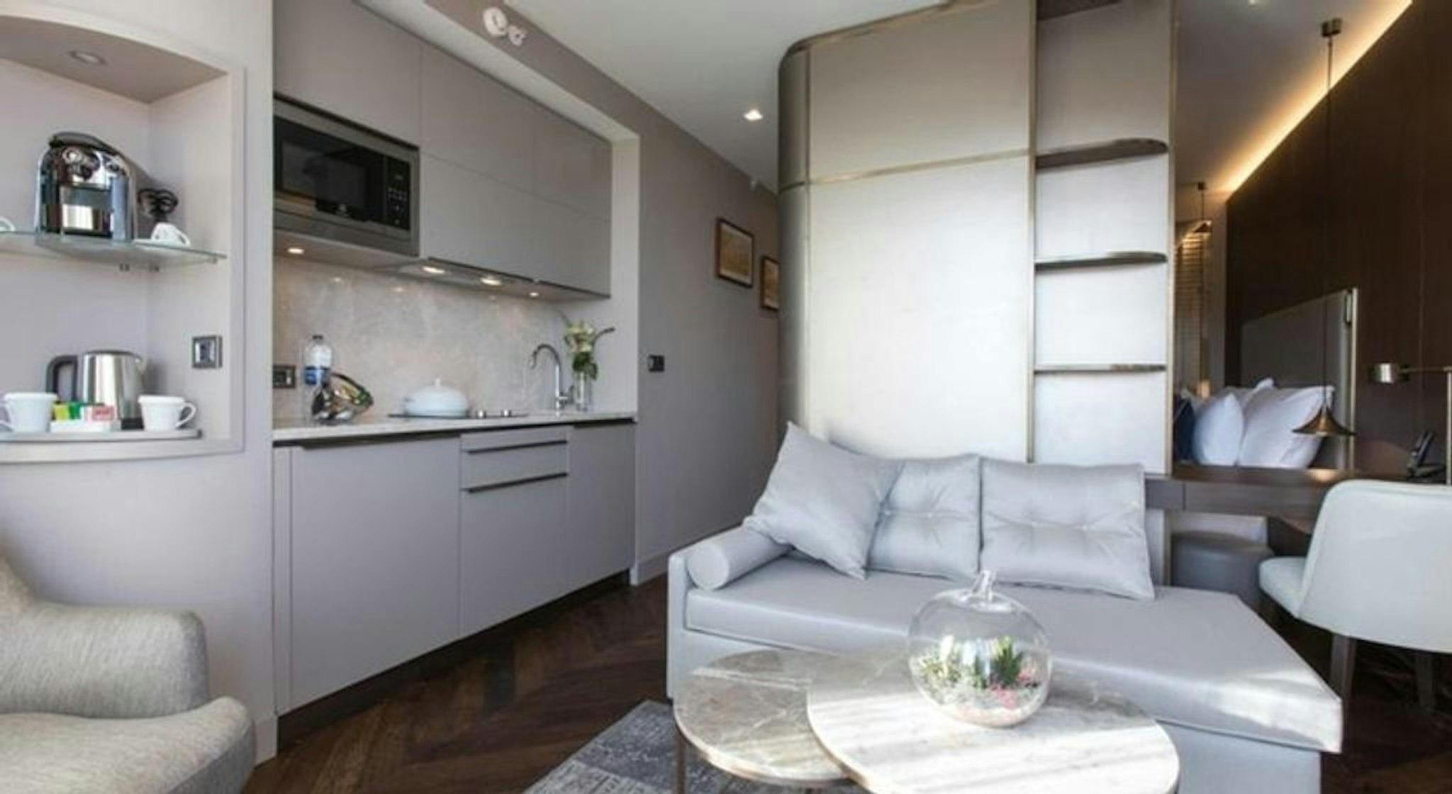 Noble22 Suites 24/39