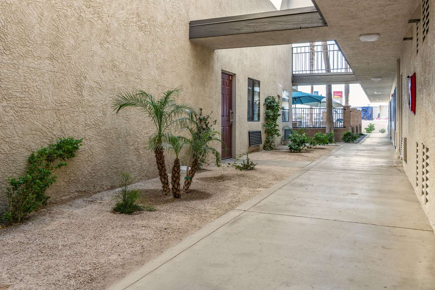 Rodeway Inn & Suites Rancho Mirage - Palm Desert Area 4/6