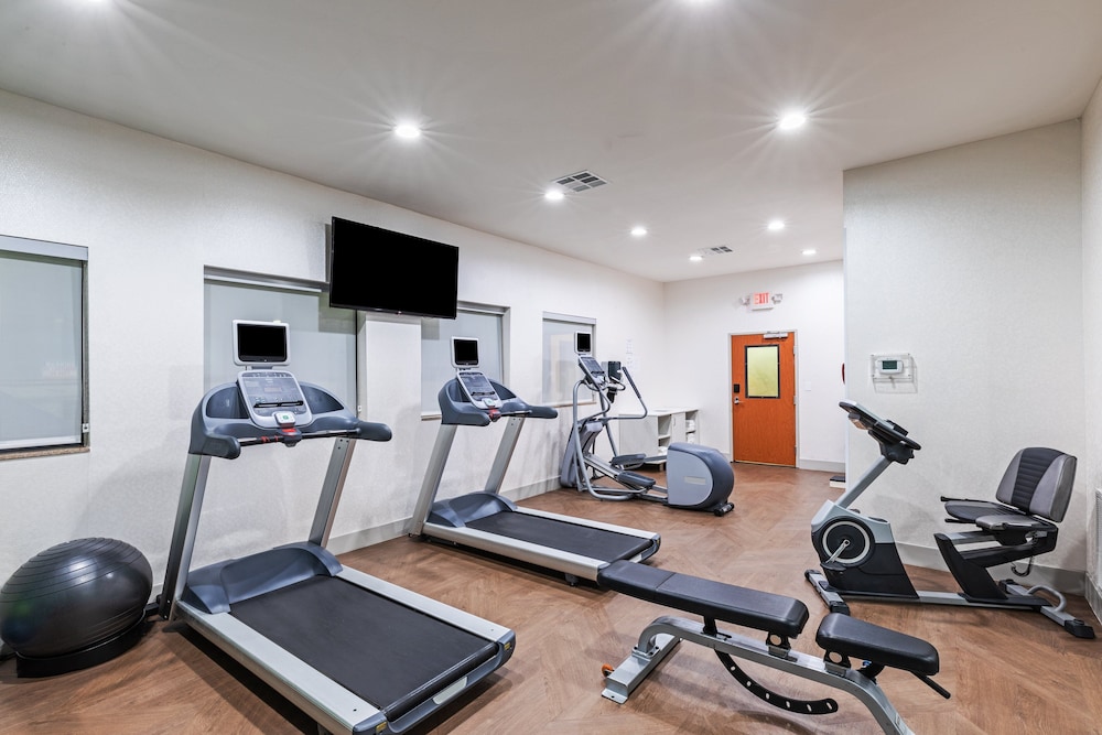 Holiday Inn Express Hotel And Suites Pryor 34/53