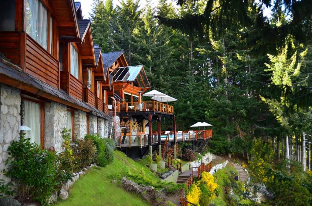 Dos Bahias Lake Resort 40/48