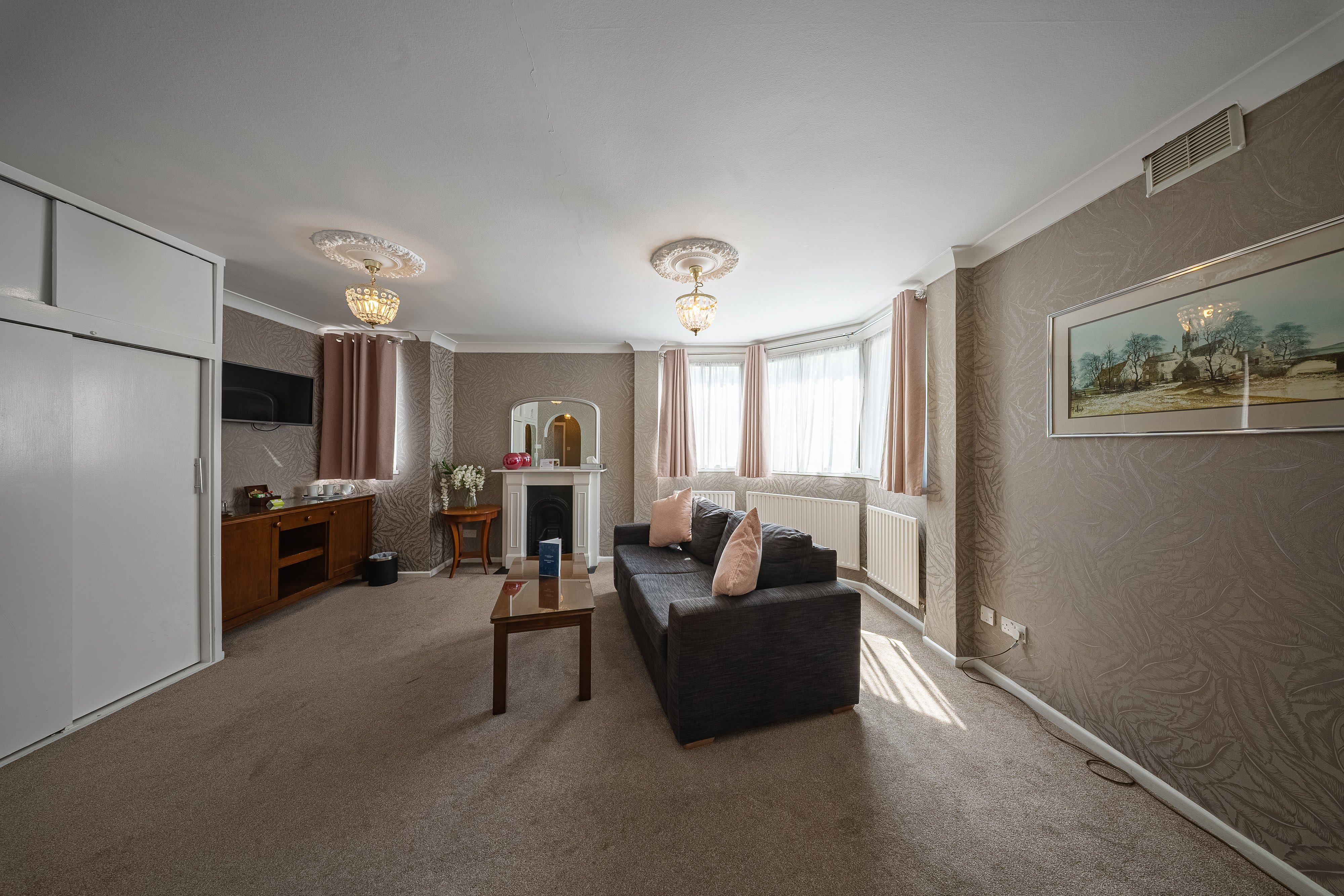 THE CLARENDON HOTEL 31/50