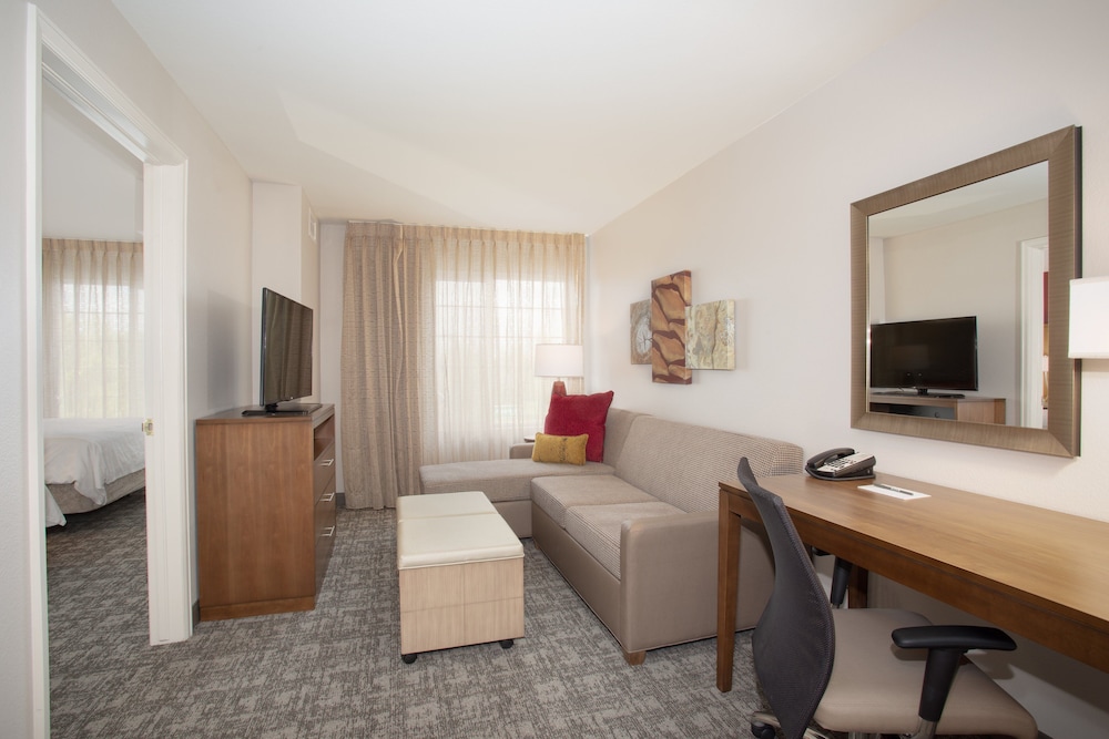 STAYBRIDGE SUITES DENVER INTERNATIONAL AIRPORT 30/63