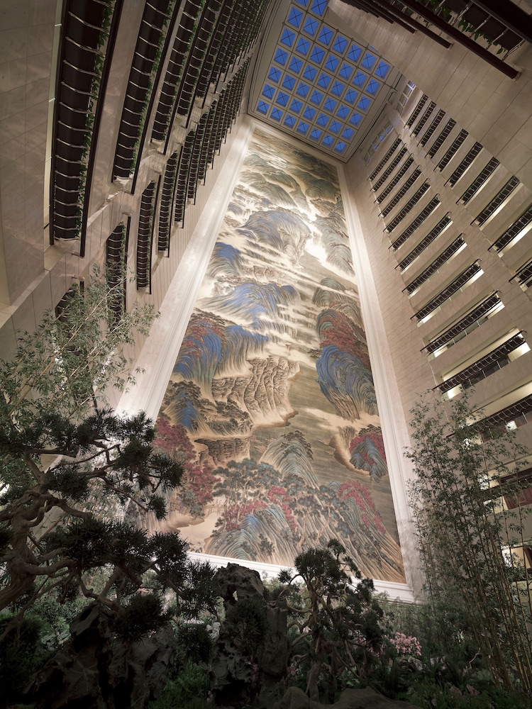 Island Shangri La Hong Kong 32/67