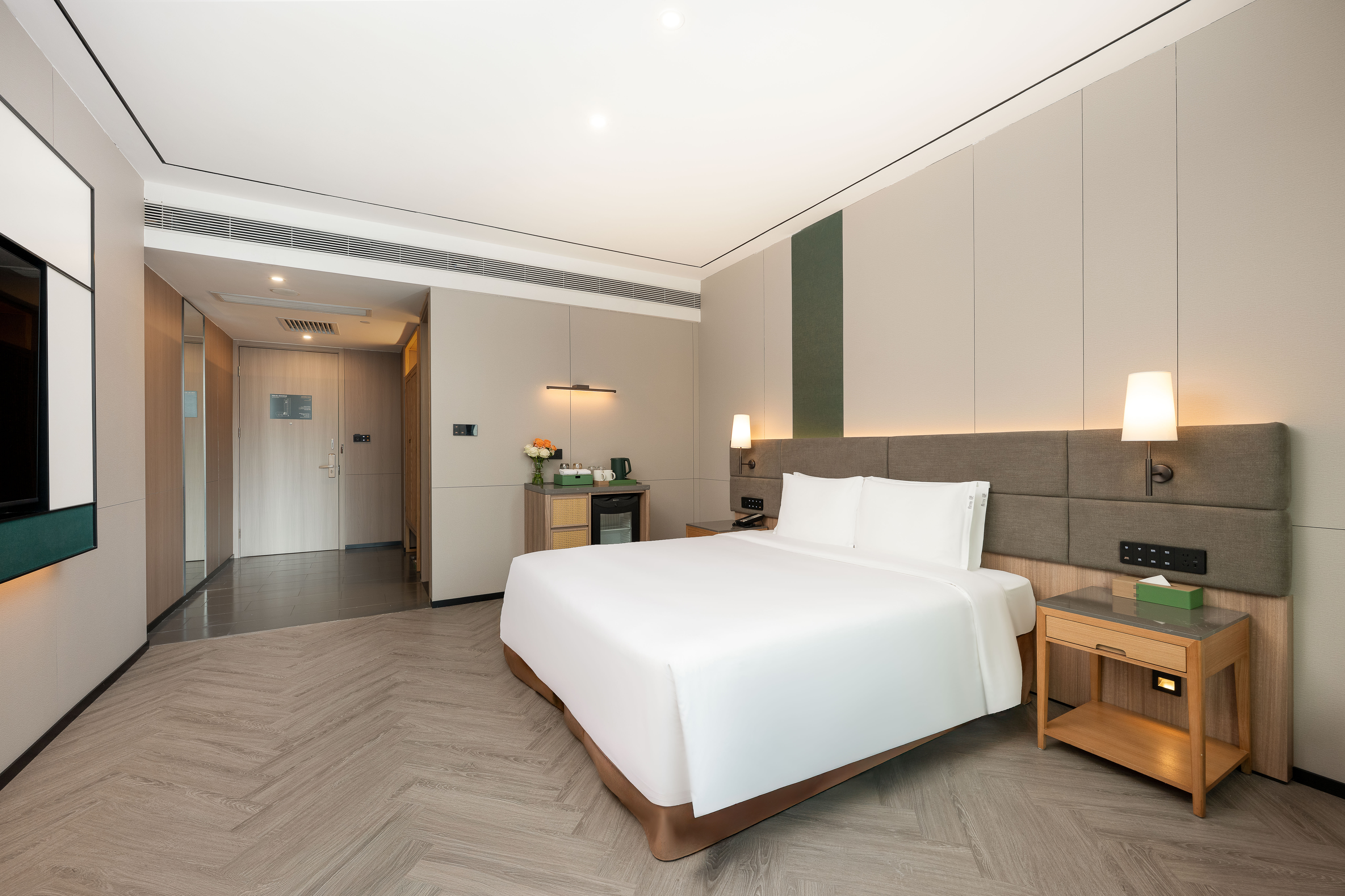 Premium, King Bed, Tower View، Holiday Inn Guangzhou Zhujiang New Town By Ihg 3/8