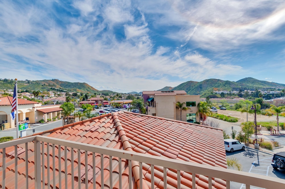 Holiday Inn Express Hotel And Suites Lake Elsinore 1/61