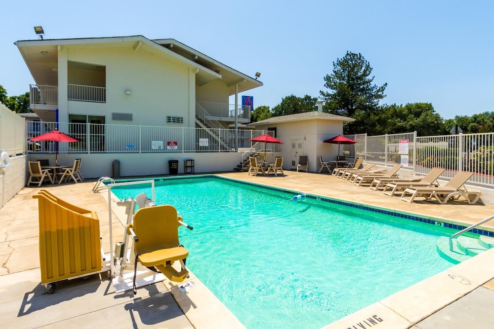 Motel6 Redding, CA - Central 39/47