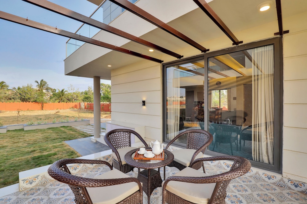 Goverdhan Greens Resort Dwarka 24/50