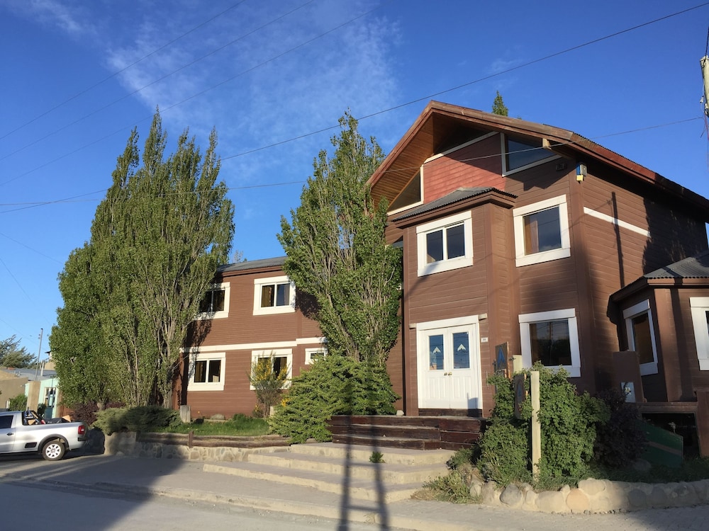 Hostel del Glaciar Pioneros 1/69