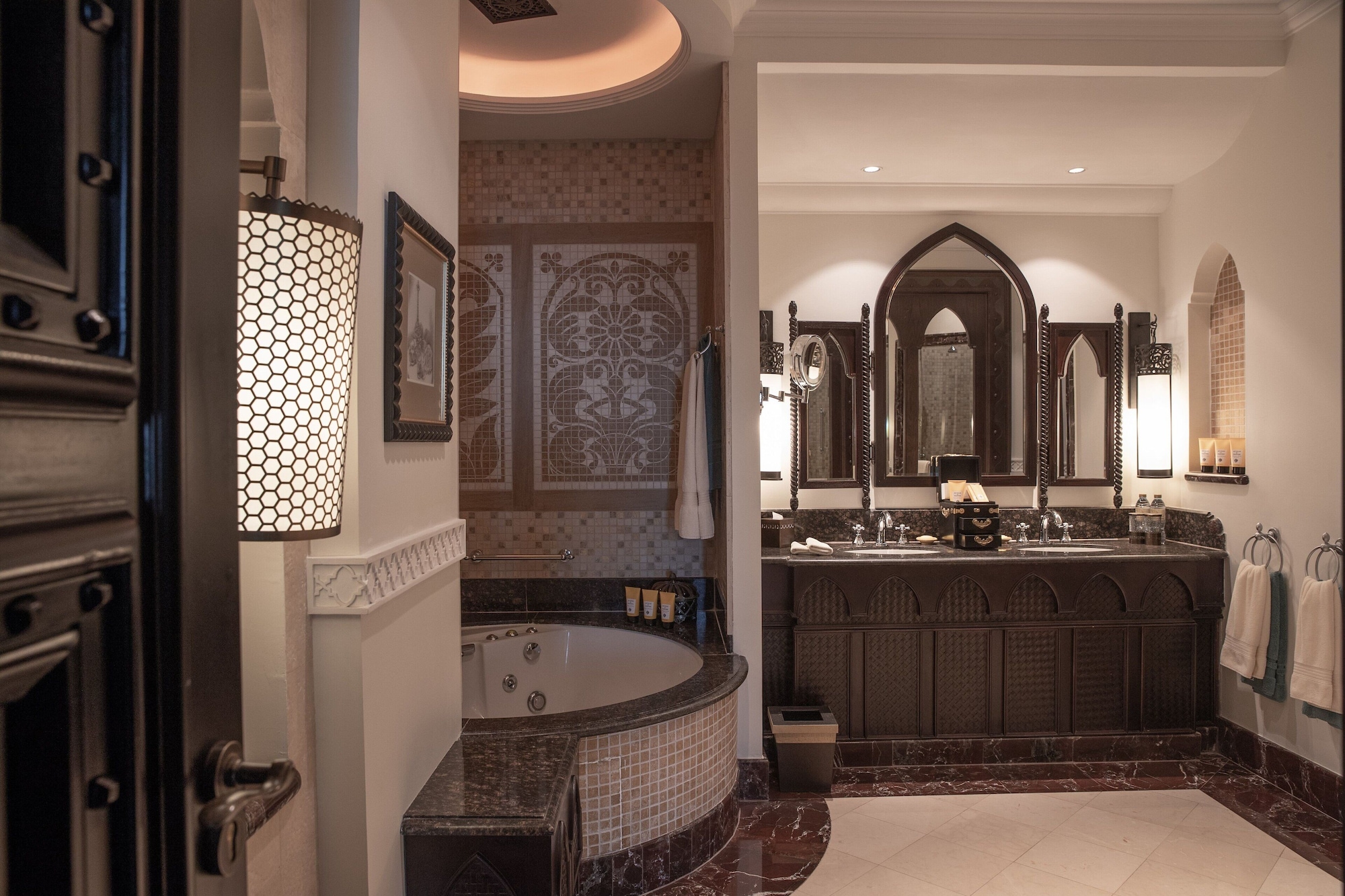جناح ملكي بسريرين كينج بغرفتي نوم، Jumeirah Mina Al Salam Dubai 5/7